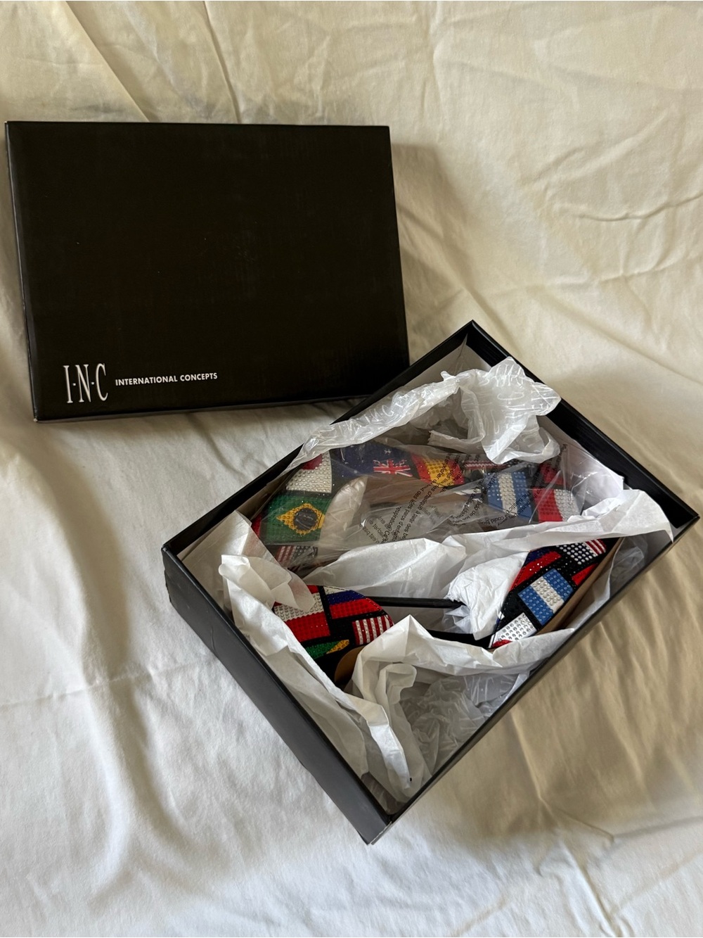 INC International Concepts Colorful Flag Kenjay D'Orsay Heels, Size 8.5 - Picture 3 of 11